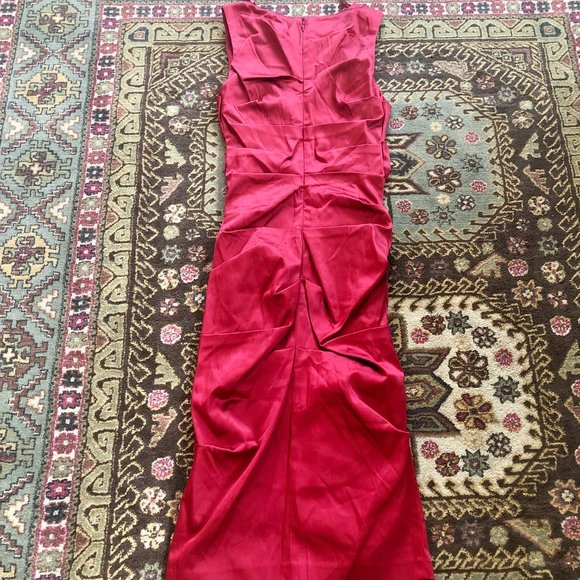 *NWT* Vibrant Red Ruched Sleeveless Fitted Dress - Made in Canada - Size XXS - Picture 7 of 16